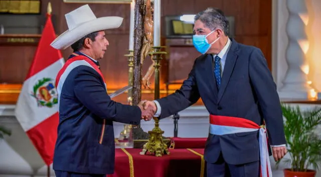 Pedro Castillo saludó la designación de Avelino Guillén como nuevo ministro del Interior.
