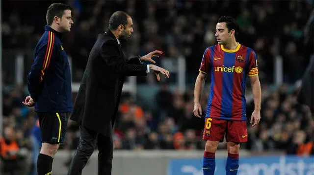 Pep Guardiola dirigió a Xavi en Barcelona que regresa ahora como entrenador.