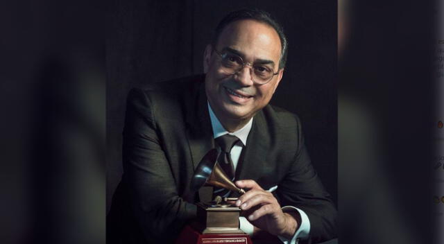 El salsero Gilberto Santa Rosa agradeció a todas las personas y familiares que trabajaron con él en el disco premiado: