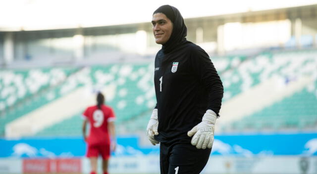 La portera de la selección iraní, Zohreh Koudaei.