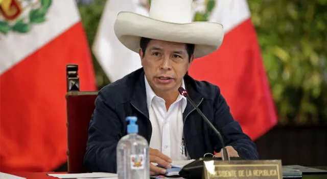 Mandatario pierde popularidad y Congreso busca su vacancia.