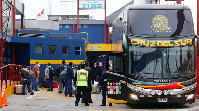 Cercado de Lima: Empresas de transporte interprovincial exigen cartilla de vacunación para abordar los buses