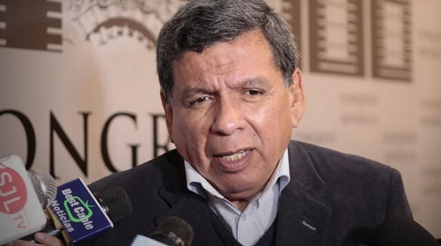 Cevallos: fiscales no pudieron ingresar a Palacio por un “problema procedimental”