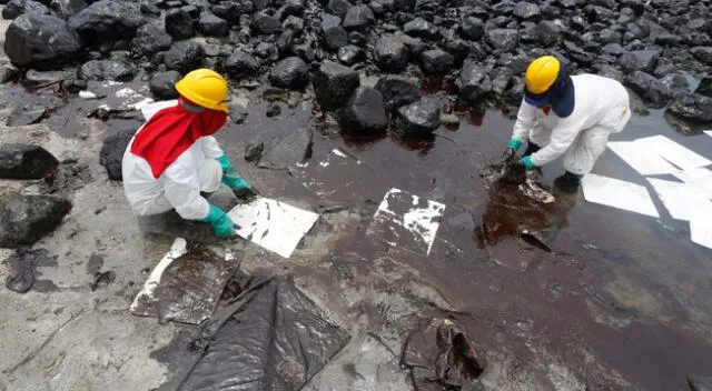 Derrame de petróleo en Ventanilla viene afectando hasta las playas del norte chico