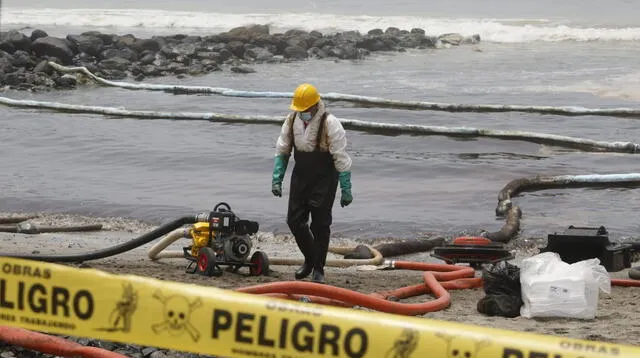 Repsol admitieron que no reaccionaron a tiempo tras el derrame de petróleo