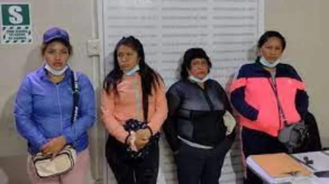 Mujeres fueron trasladadas a la comisaría para las diligencias.