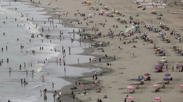 Mayores de 40 años deben presentar carnet de vacunación con 3 dosis para entrar a playas, ríos y otros