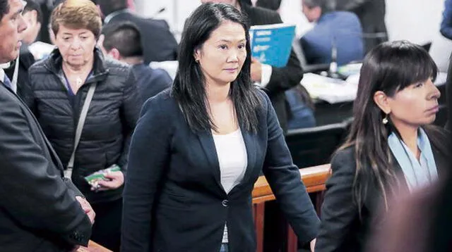 Keiko Fujimori,seguirá según audiencia por un caso que comenzó a investigarse en el 2016 sobre los cócteles que su partido organizó para financiar su campaña presidencial.