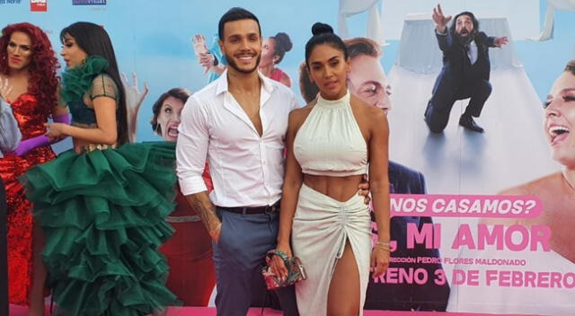 La pareja llegó junta a la premiere de "¿Nos casamos? Sí mi amor", y conversaron con El Popular sobre su romance.