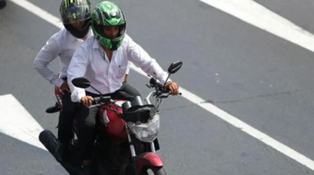 Ejecutivo aprueba proyecto que prohíbe que dos personas se transporten en moto lineal