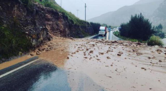 Huancayo: huaico cae en Carretera Central y cierra el pase hacia provincias de Selva Central