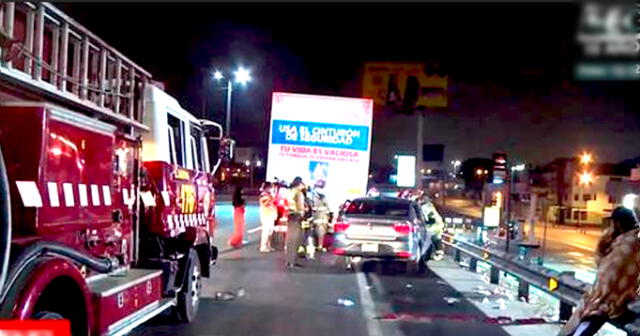 Chofer de auto se queda dormido y choca con tráiler estacionado en Vía Evitamiento.