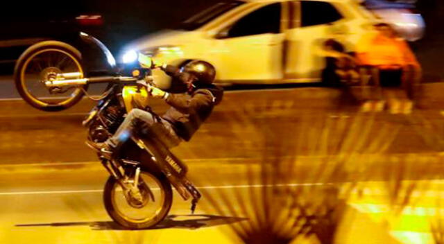 Motociclistas realizan piques ilegales en Chorrillos