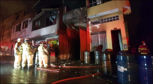 Dos personas resultaron heridas, varias familias damnificadas y más de 20 viviendas afectadas tras el incendio desatado en una fábrica clandestina de insumos químicos en San Juan de Lurigancho.