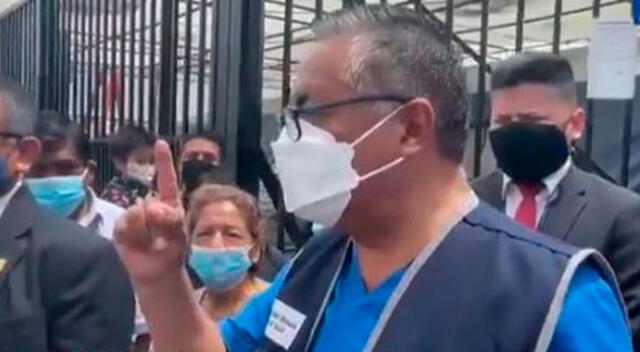 Hernán Condori es criticado por padres de familia en el Hospital del Niño