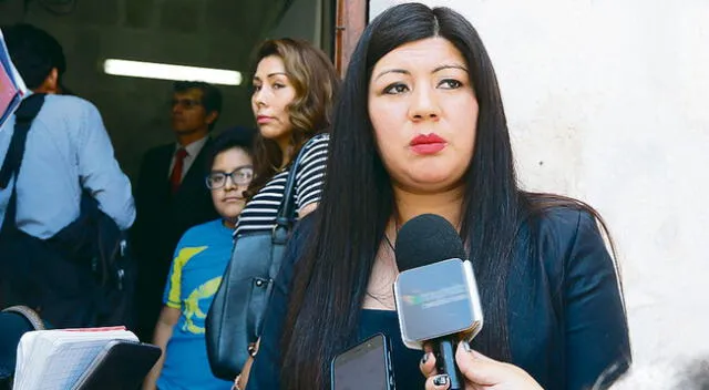 Kimmerlee Gutiérrez Canahuire reemplazó a Elmer Cáceres Llica, quien fue suspendido por el JNE por presuntos actos de corrupción.
