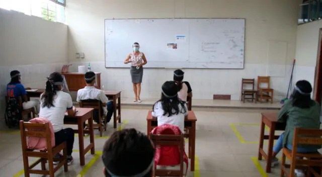 Minedu planteará eliminar el distanciamiento social en las aulas y permitir el 100% de aforo