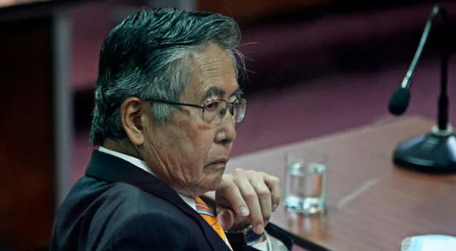 Para la Fiscalía, existiría el peligro de fuga de Alberto Fujimori debido a que un mes después de haber recibido el indulto humanitario, este tramitó su pasaporte.