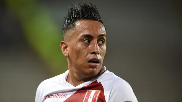 Christian Cueva pierde oportunidad de empate en el Perú vs Uruguay [