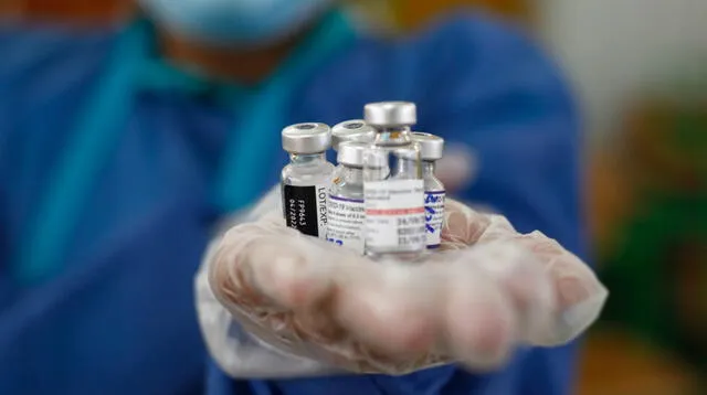 COVID-19: más 4 millones de vacunas de AstraZeneca vencerán hasta fines de abril, advierte Contraloría