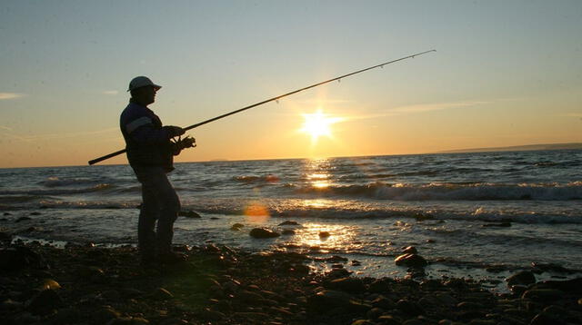 ¿Qué significa soñar pescando una lancha?