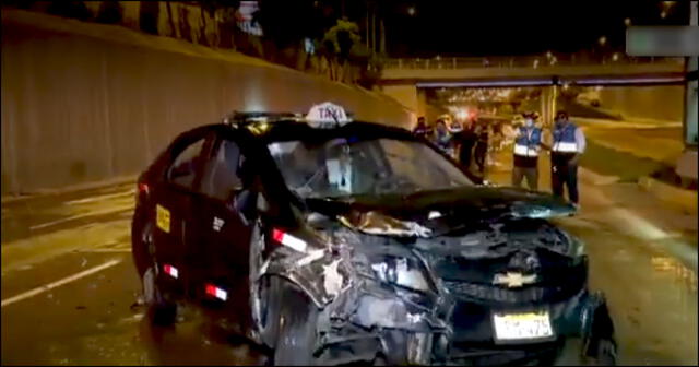 Una adolescente de 17 años resultó herida luego de que el taxi en el que iban chocó contra un vehículo en la Vía Expresa en La Victoria.