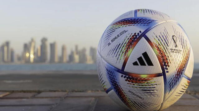 La aparición en el Centro de Exposiciones de Doha de Al Rihla, la pelota oficial del Mundial Qatar 2022.