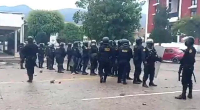 Paro de transportistas: manifestantes se enfrentaron a policías y lanzaron piedras a sede pública de Junín [VIDEO]