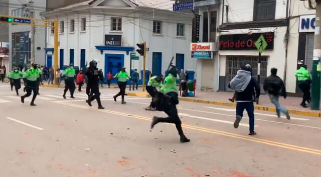 Policías reprimieron a los manifestantes que buscan una reducción en los precios de los alimentos.