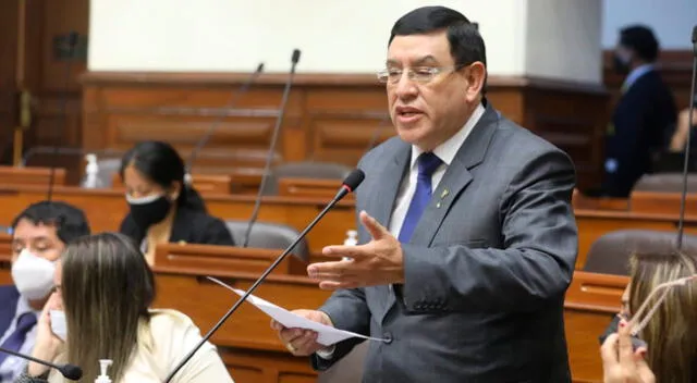 Soto Reyes no es el primer congresista en quejarse del sueldo que reciben. También lo hizo María Agüero, de Perú Libre.