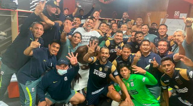 Los jugadores de Alianza Lima hicieron el gesto de
