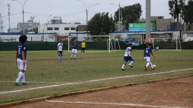 dirigentes e integrantes de los cuerpos técnicos de los 128 equipos de fútbol  clasificados para esta instancia.