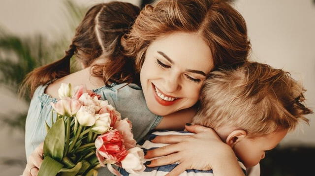 Conoce los poemas más hermosos para mamá en su día.