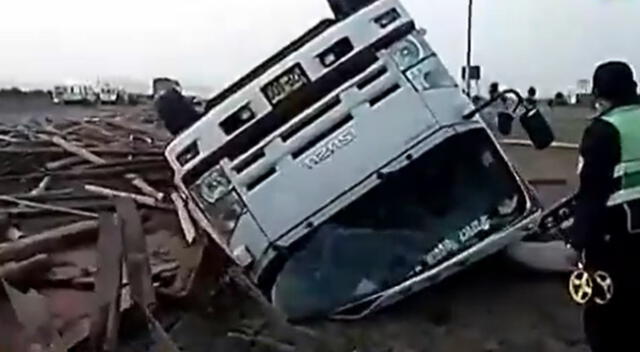 Huaura: cerca de 20 heridos tras violento choque de bus interprovincial con camión [VIDEO]