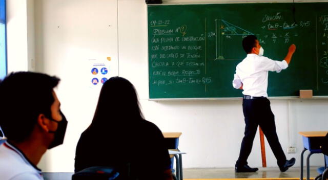 Los docentes volvieron a enseñar presencialmente a sus alumnos tras casi dos de la pandemia del COVID-19.