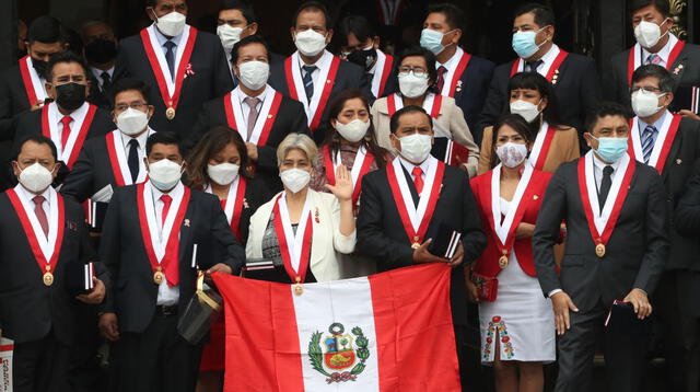 Congresistas del bloque magisterial abandonan Perú Libre.