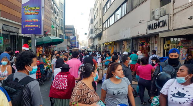 Nueva ola afectaría con mayor contundencia si se deja de lado los cuidados frente al COVID-19.