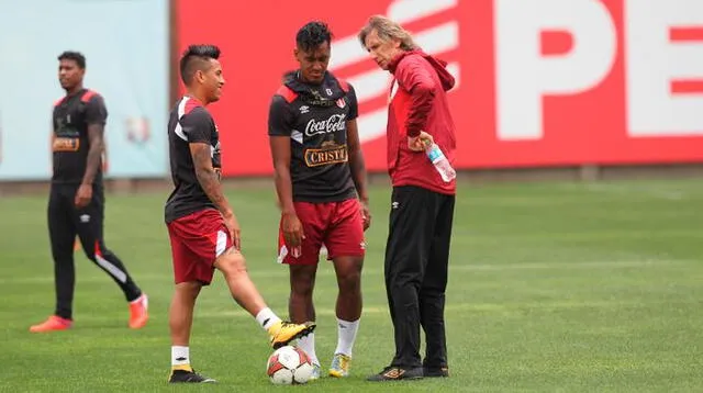 El volante de Celta, Renato Tapia señaló que el técnico Gareca es el lider de la selección.