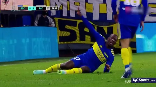 Luis Advíncula cada vez mejor en la zaga de Boca Juniors.