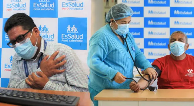 Especialistas de EsSalud indicaron que la población debe medirse la población arterial periódicamente.