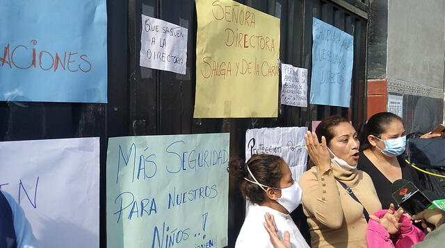 Padres de familia del colegio Peruano Japonés I.E.7213, exigieron que la directora se responsabilice de supuestos casos de acoso y tocamientos indebidos. Foto: La República
