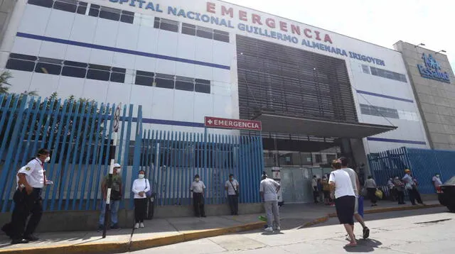 Médicos del Hospital Almenara solo le colocaron una crema a la menor de tres años, quien tenía el cráneo fracturado. Foto: La República