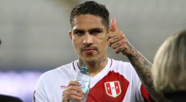 Paolo Guerrero, delantero de la selección peruana, captó la atención en las redes sociales.