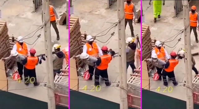 El trabajador fue azotado por sus compañeros de construcción.