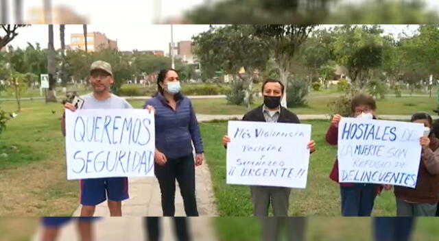 Raqueteros en dos motos roban a pareja de enamorados: