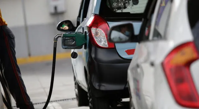 Combustibles: taxistas expresan malestar por incremento del precio de la gasolina [VIDEO]