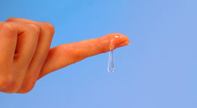 Los aceites refinados tienen aditivos y dañan el preservativo.