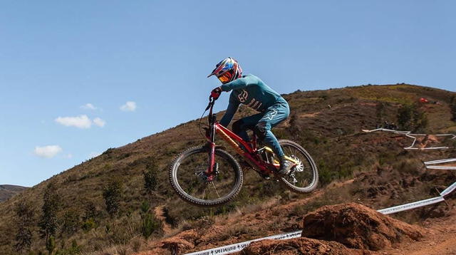 Sebastian Alfaro se destaca en el  Campeonato Nacional de Downhill que se disputa en Andahuaylas.