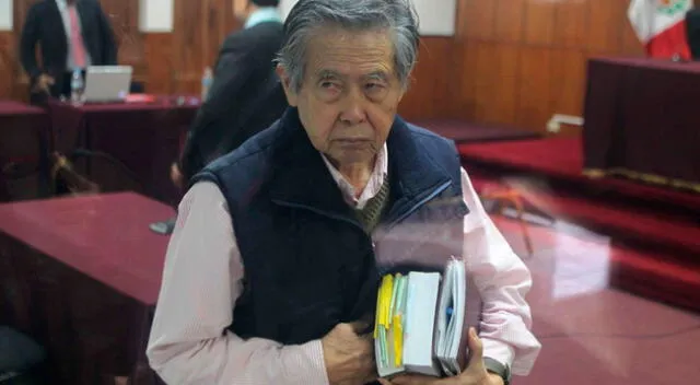 Alberto Fujimori es ingresado de emergencia al área de UCI