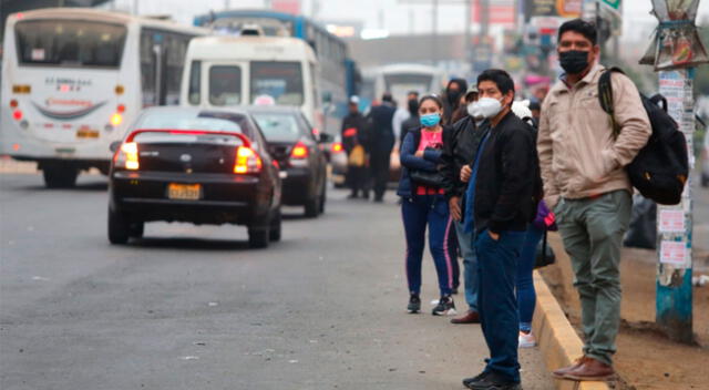 Ciudadanos se vieron perjudicados por el bajo número de vehículos de transporte público que circulaban en Lima.